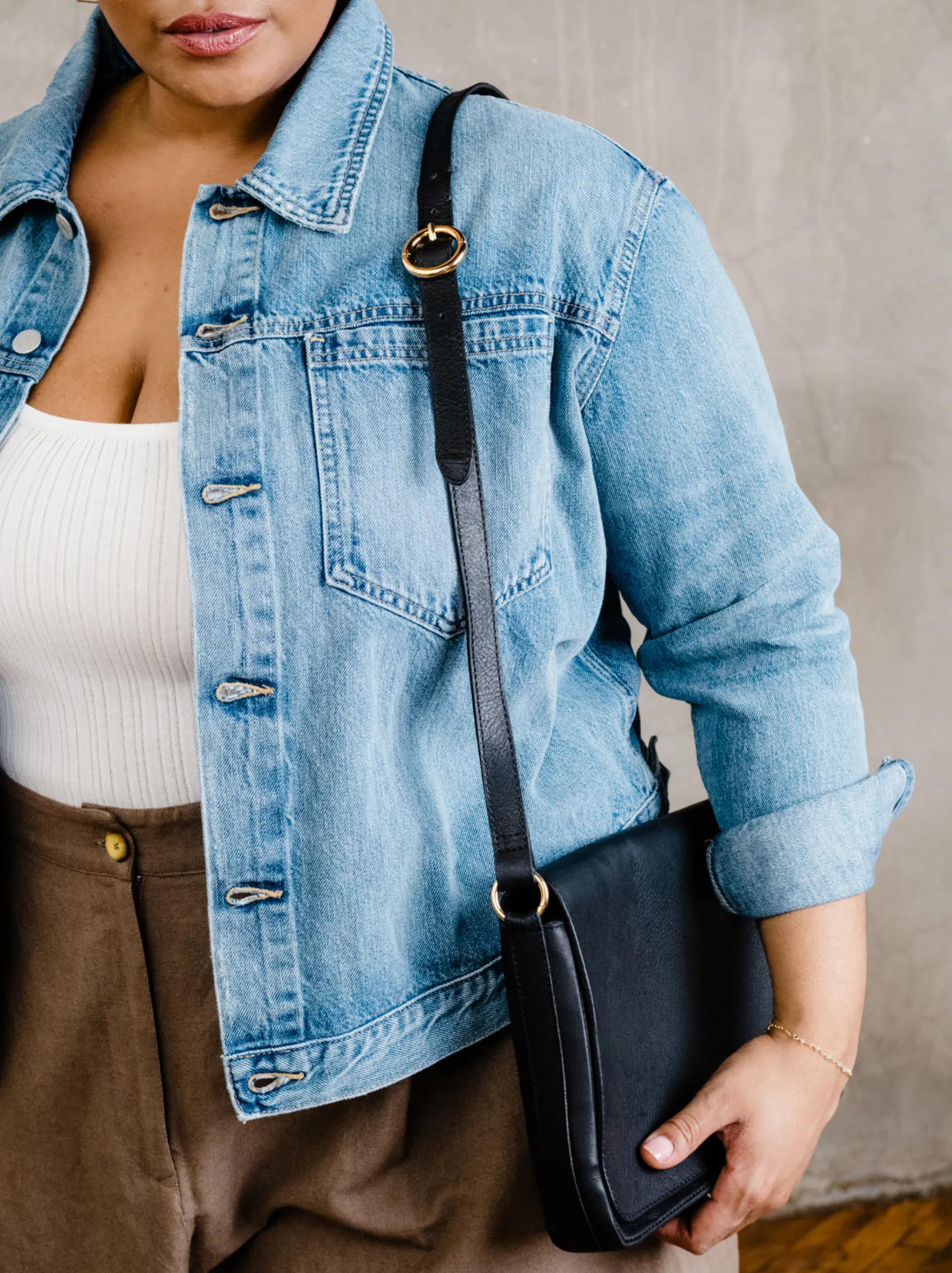 Lari Slim Crossbody
